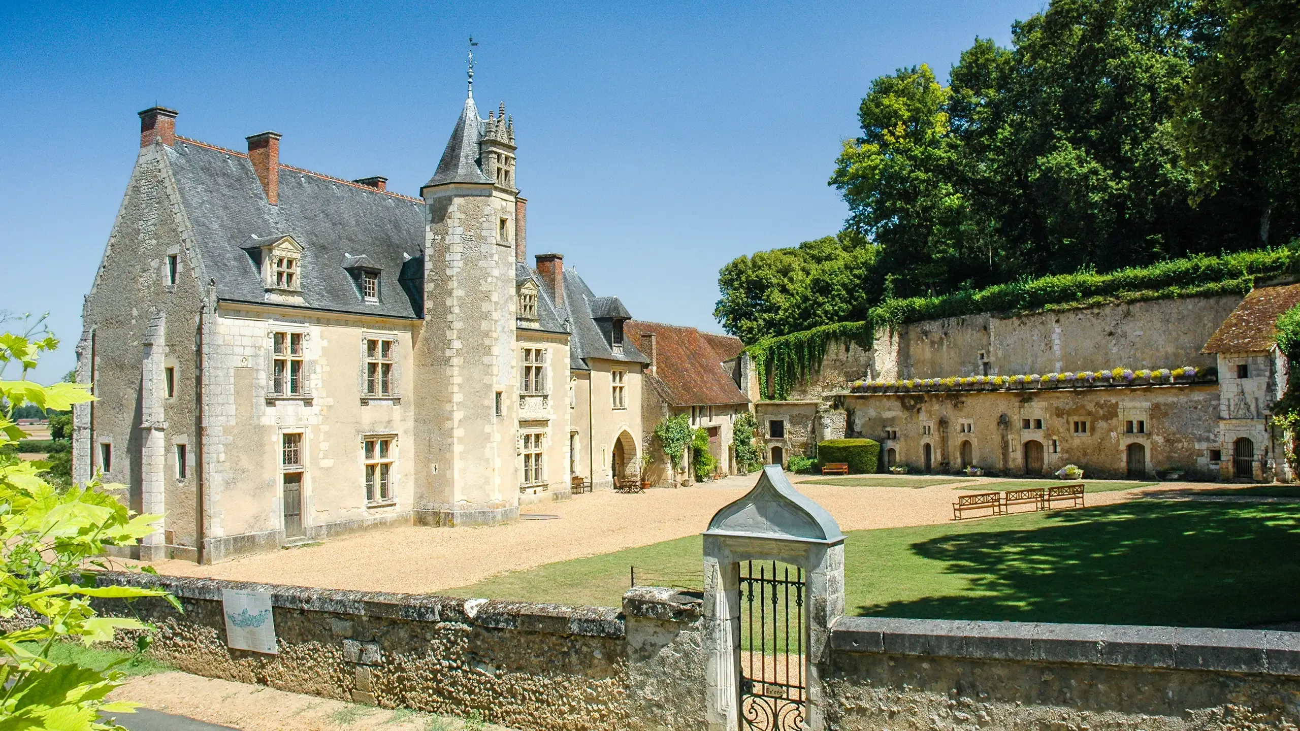 1-Maison Natale de Ronsard à visiter dans le Loir-et-Cher avec le Pass patrimoine ©GIRAUD Patrick-CC BY 2.5