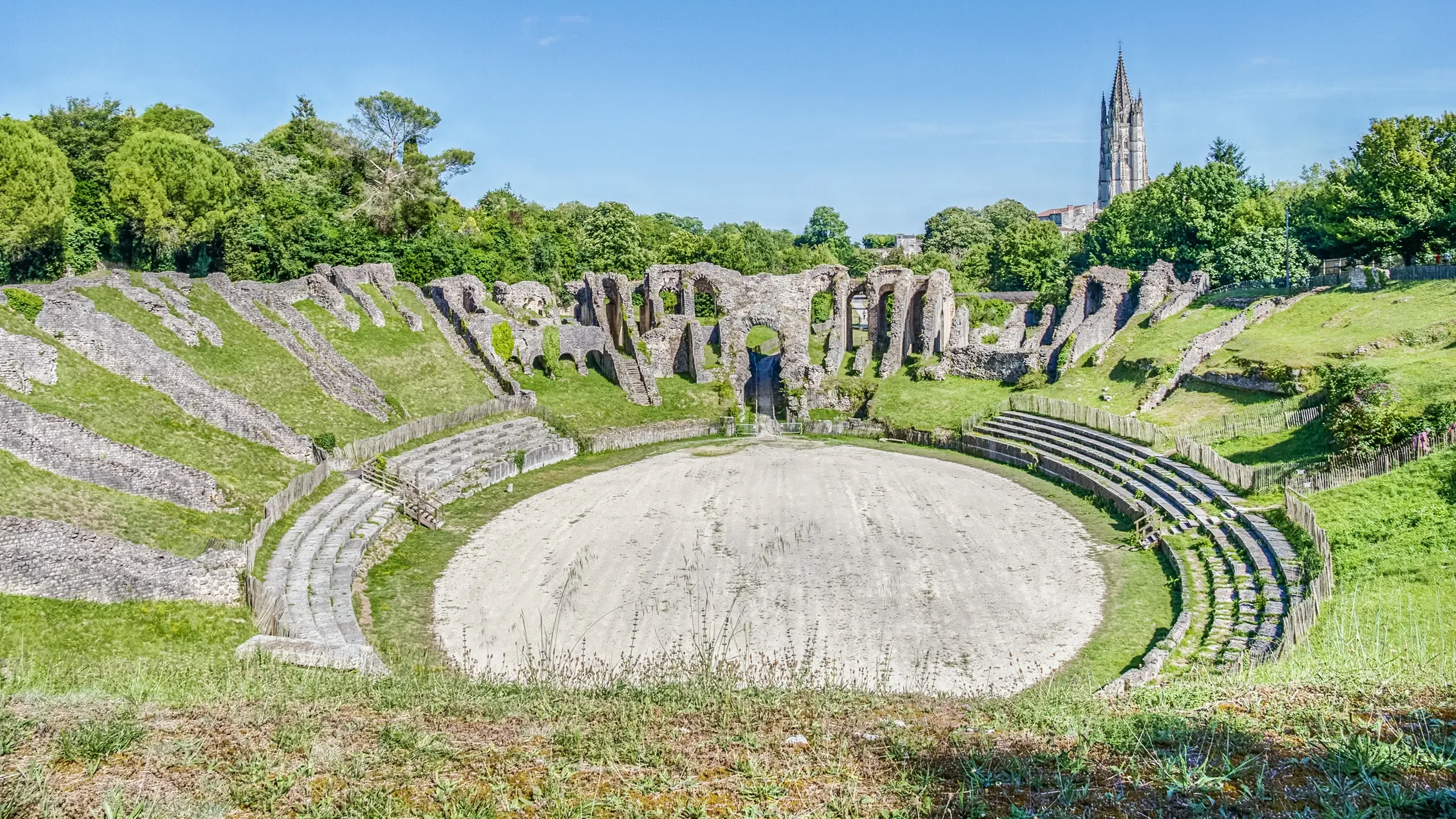 Arènes de Saintes en Charente Maritime à visiter avec le Pass Patrimoine © Fondation du patrimoine