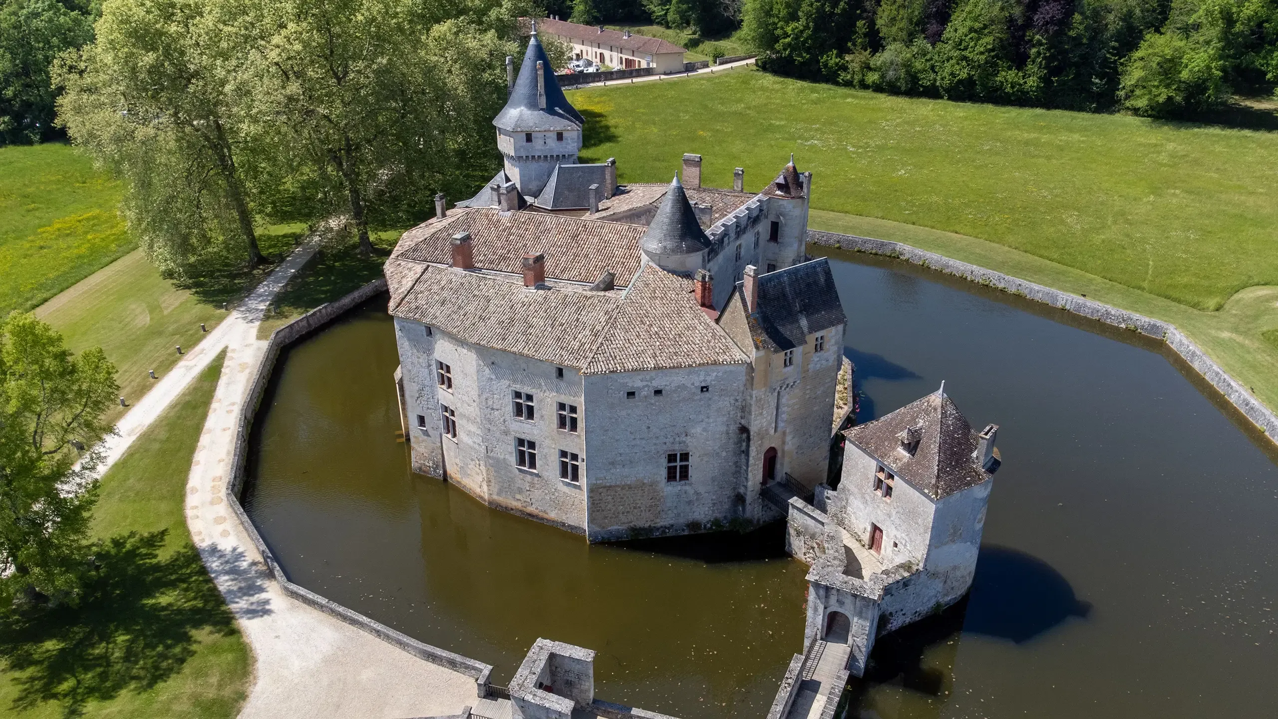 Château de La Brède en Gironde à visiter avec le Pass Patrimoine © David Remazeilles