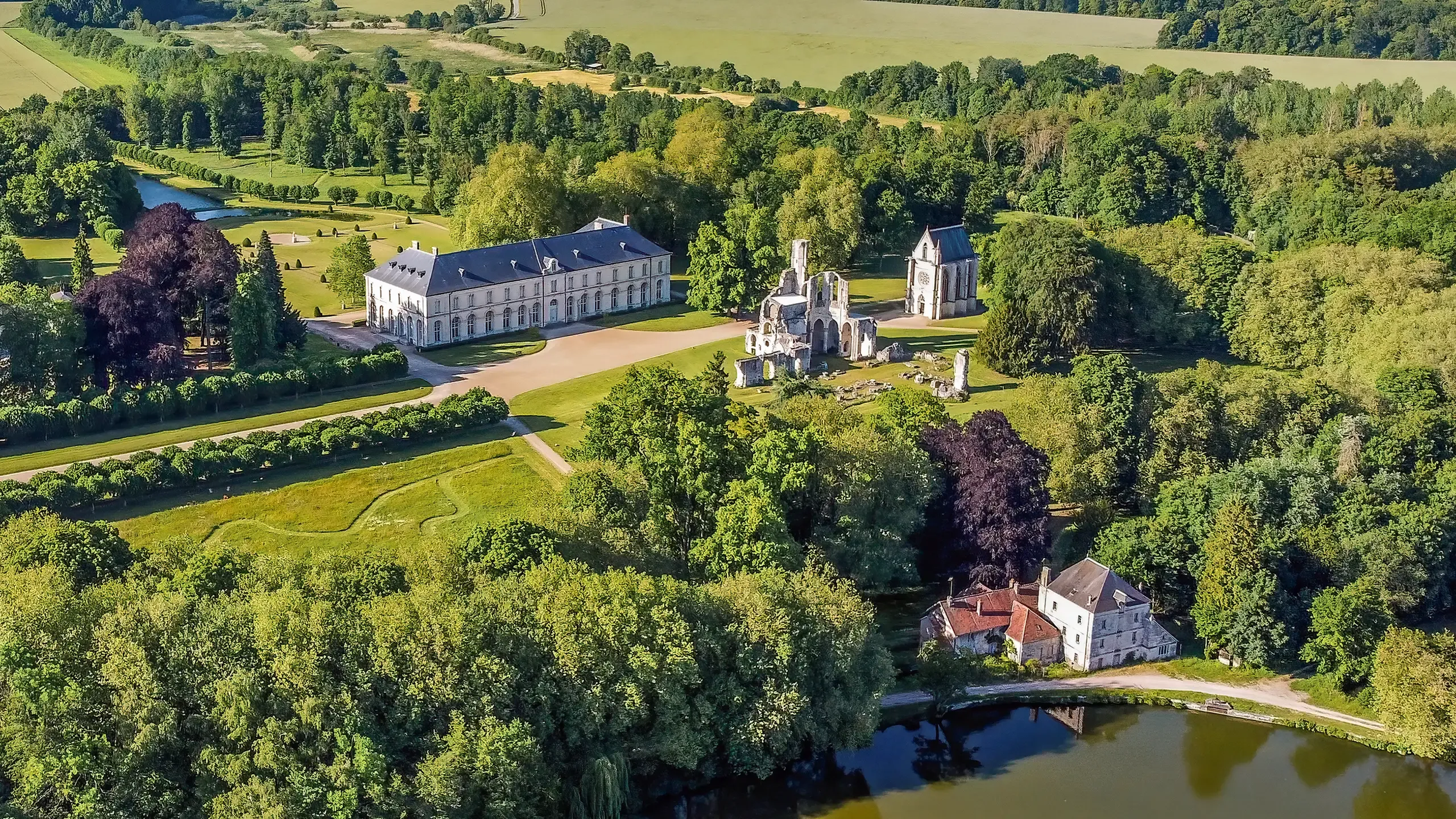 Domaine de Chaalis à visiter dans l'Oise avec le Pass Patrimoine © Alexandre Rosa AdobeStock 