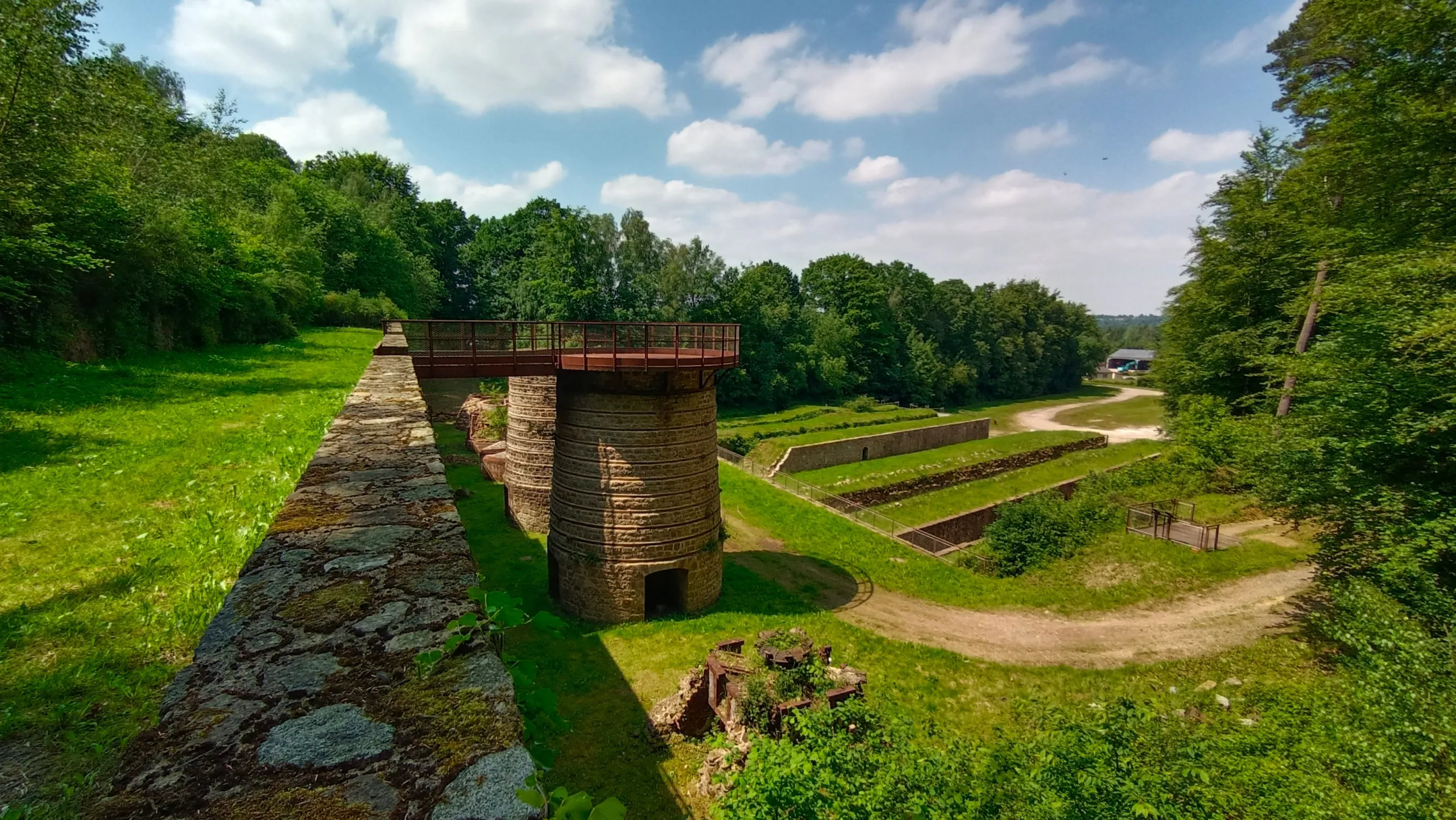 Visitez les Fours de calcination de la Butte Rouge, dans l'Orne, avec le Pass Patrimoine.© Le Savoir & Le Fer