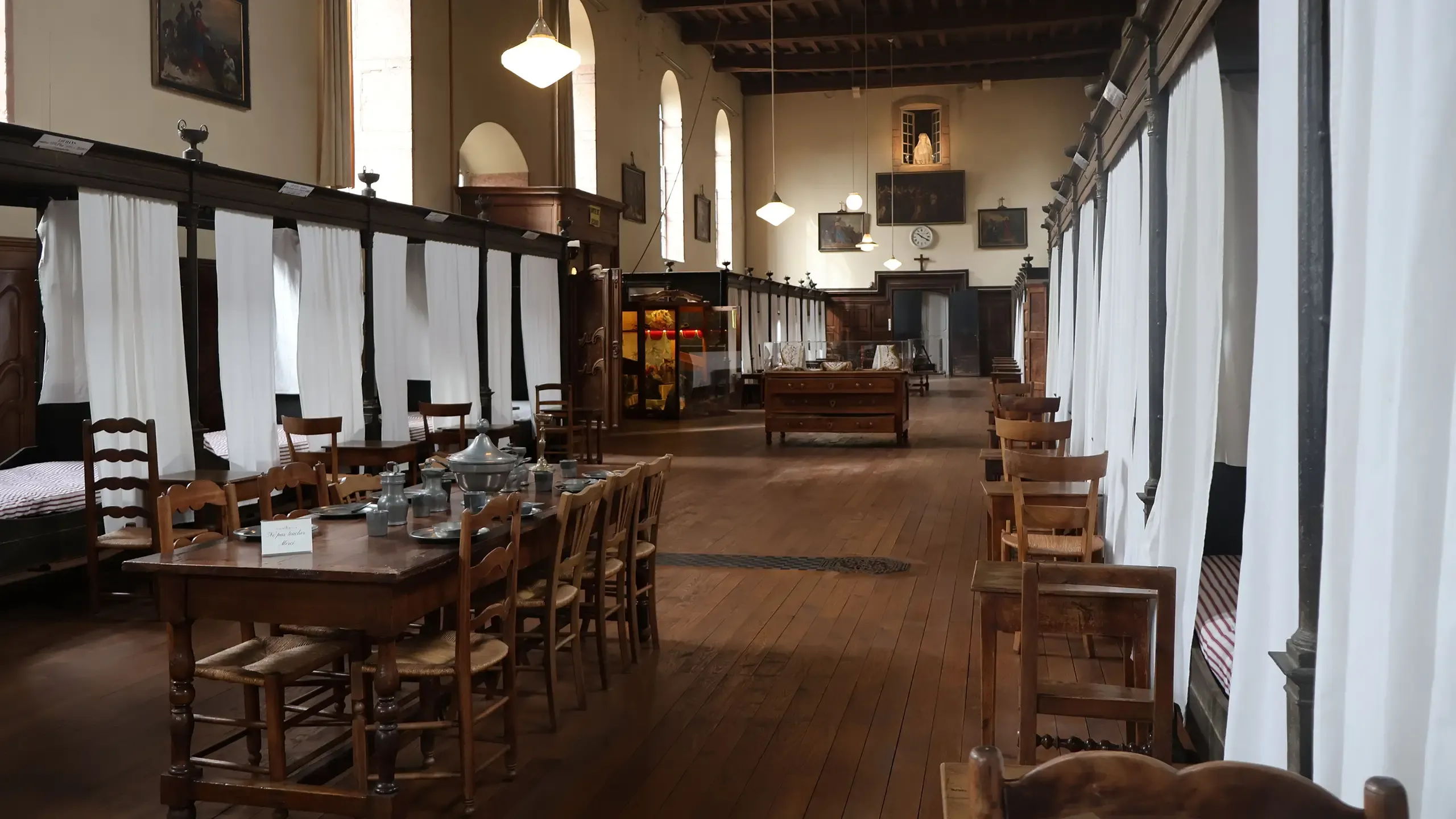 Visitez l'Hotel Dieu de Louhans, en Saône-et-Loire, avec le Pass Patrimoine. © Doriane Blin