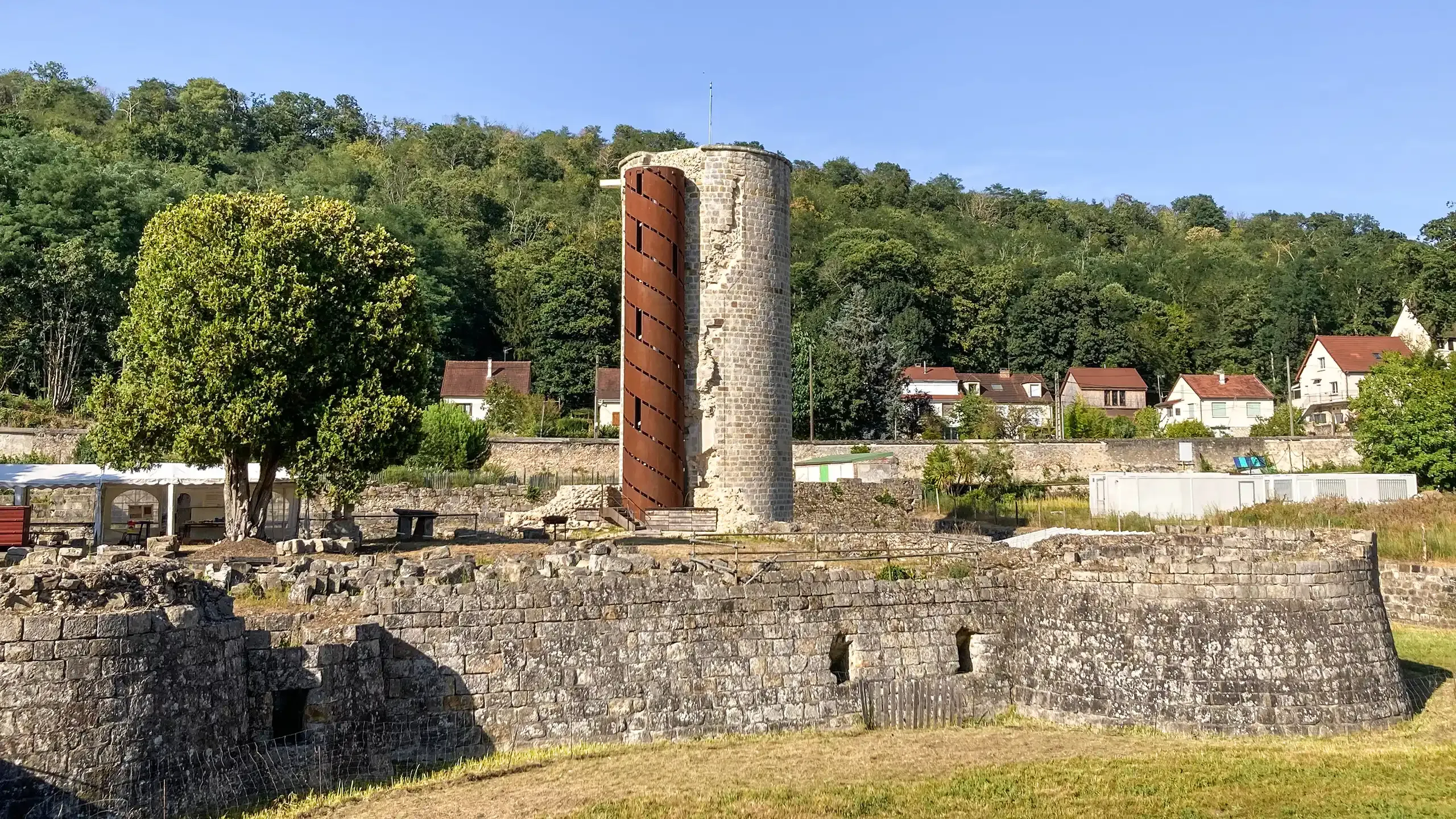 Tour Henri IV du château de Montagu © P. Bourgueil - AHM