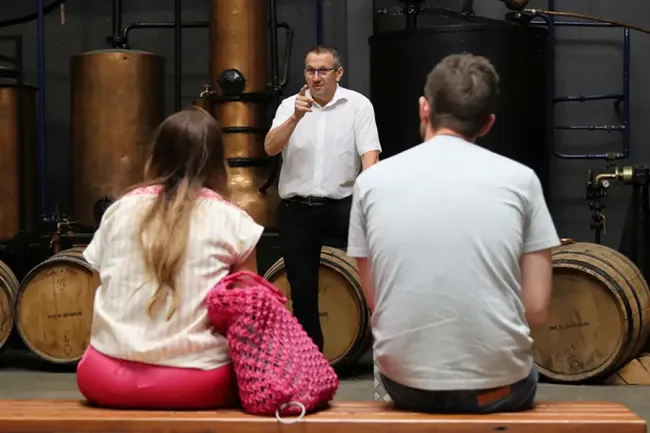Visite de la liquoristerie Védrenne ©Le Cassissium