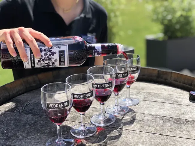 Dégustation de liqueurs Védrenne au Cassissium © Le Cassissium