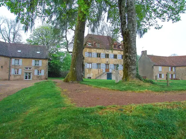 Le domaine de la Maison du Parc © Christophe.Finot, CC BY-SA 2.5
