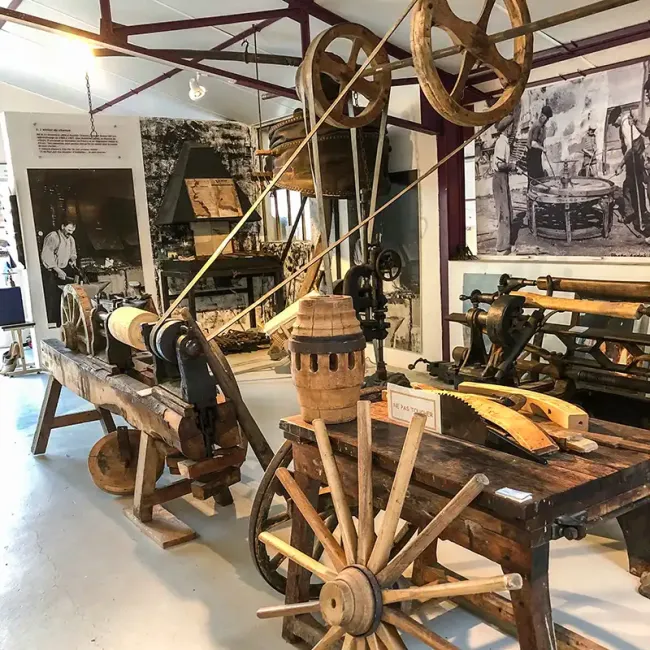 Atelier de charronnage au musée du charronnage au car © Muriel Bonijoly