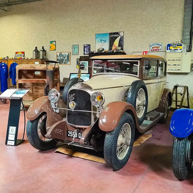 Rolland Pilain au musée du charronnage au car © Muriel Bonijoly