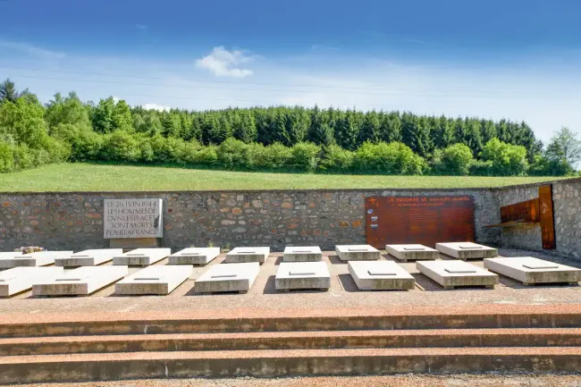 Cimetière de Dun-les-Places © Aurore Callewaert