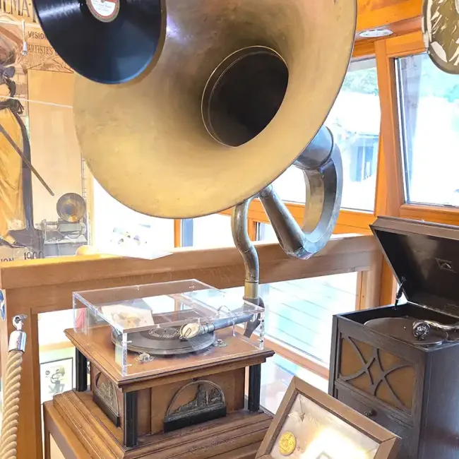 Gramophone au musée de la Musique mécanique des Gets © Marie Neuraz