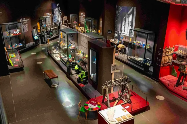 Histoire de la fabrication des jeux et jouets du musee du Jouet © Erwyn Romand