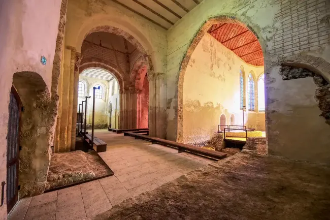 Intérieur du Prieuré Saint-Ayoul de Provins © Jean François Bénard