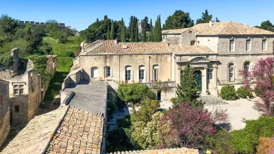 Visitez l'Abbaye Saint-André, à Villeneuve-lès-Avignon, dans le Gard, avec le Pass Patrimoine. ©Antimuonium, CC BY-SA 4.0