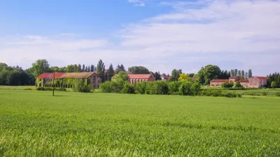 Visitez l'Abbaye de Cîteaux en Bourgogne avec le Pass Patrimoine © Arnaud 25, CC BY SA 4.0