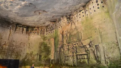 Grottes de l'abbaye de Brantôme à visiter en Dordogne avec le Pass patrimoine ©Lamiot - CC BY SA 4.0