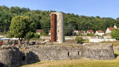 Tour Henri IV du château de Montagu © P. Bourgueil - AHM