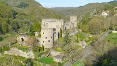 Visitez le Chateau de Chouvigny, dans l’Allier, avec le Pass Patrimoine. © Valérie Beyssade